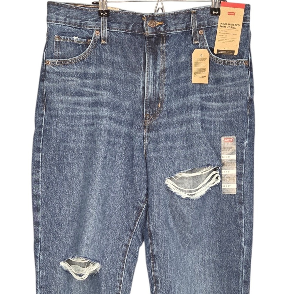 Levis High Waisted Mom Jeans Womens 32x27 Blue Denim Distressed Tapered NEW
